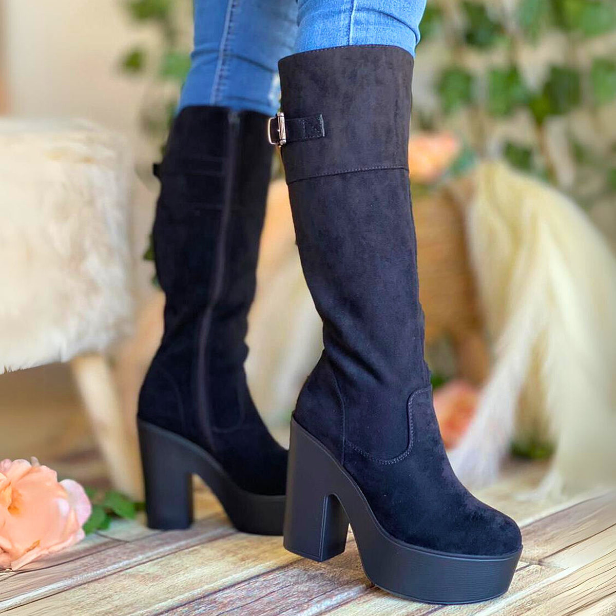 Botas en Gamuza Negra con Taco Medio y Plataforma 2203NG - Imagen 2